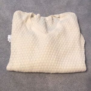 White American Eagle v neck sweater